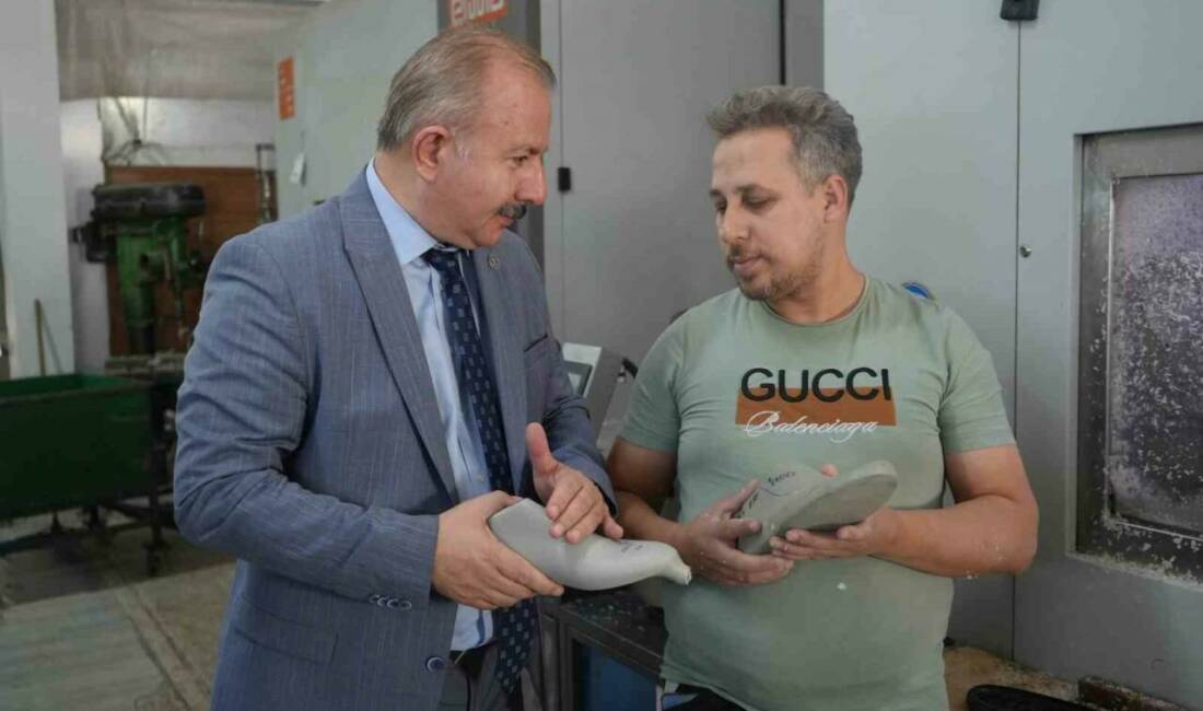 Suriyelilerin ülkelerine geri dönmeye başlaması Gaziantep'te ayakkabı ve tekstil sektörleri