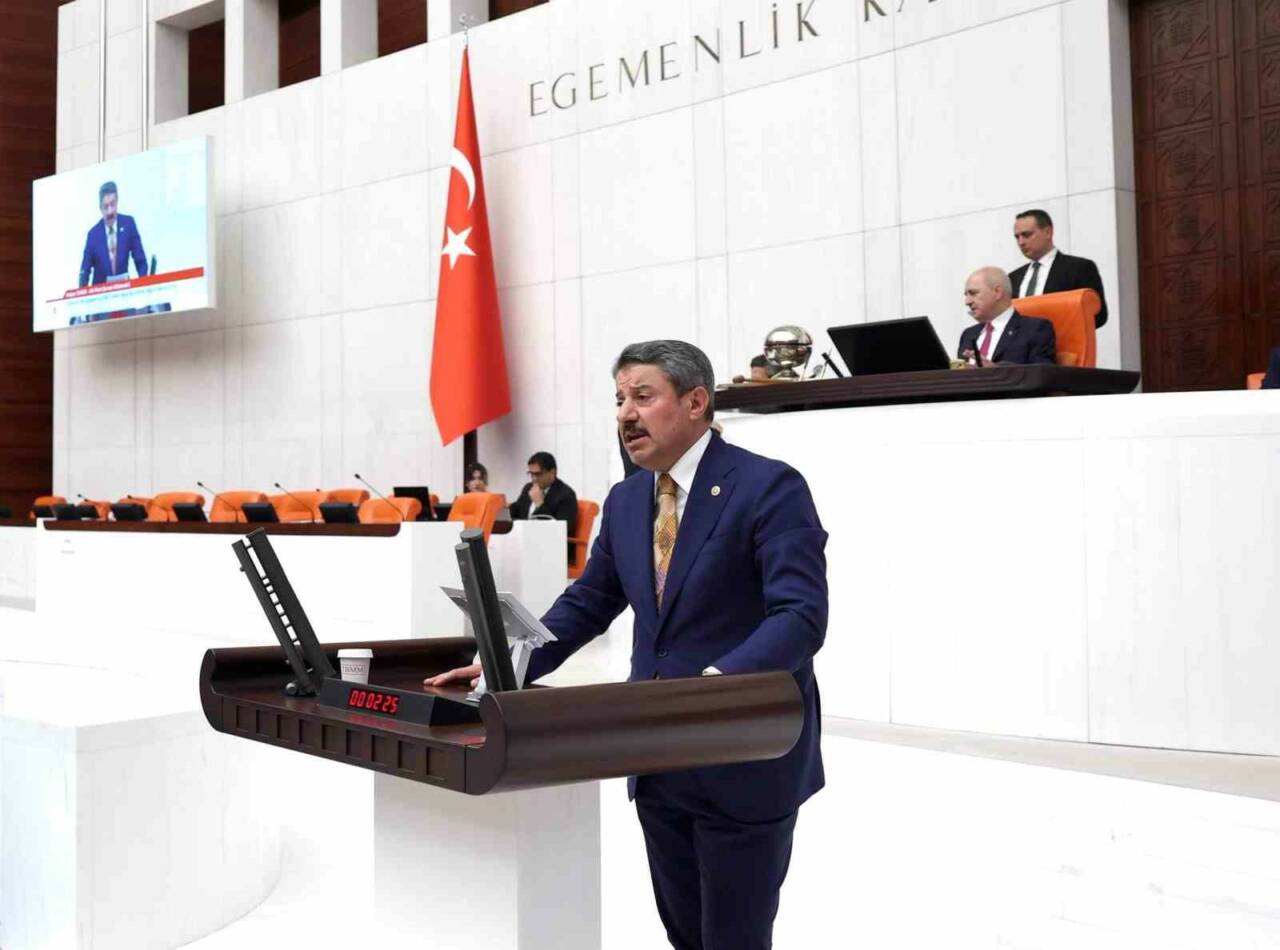 AK Parti Şırnak Milletvekili Arslan Tatar, cumhuriyetin milletin fedakarlıklarıyla kurulduğunu