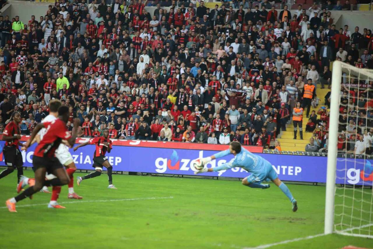 Gaziantep Futbol Kulübü, Trendyol Süper Lig'in 9. haftasında Antalyaspor'u konuk