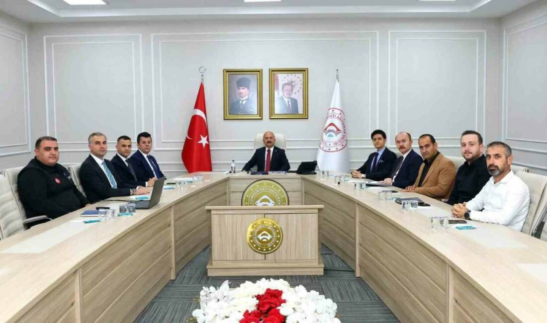 Adıyaman Vali Yardımcıları Değerlendirme Toplantısı, Vali Osman Varol başkanlığında gerçekleştirildi.