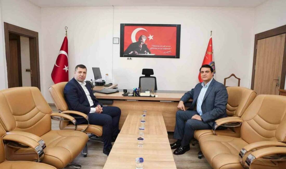 Yılmaz’dan emniyet müdürleri ile bir araya geldi Şehitkamil Belediye Başkanı Umut Yılmaz, Şahinbey ve Şehitkamil İlçe Emniyet