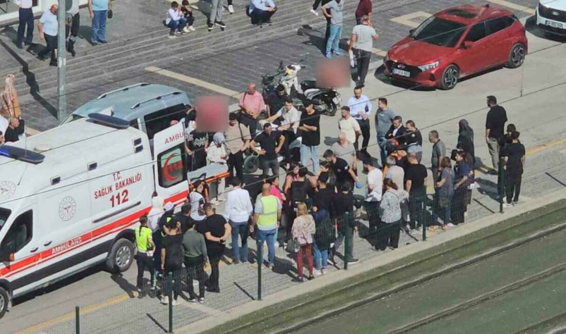 Gaziantep’te yolun karşı tarafına geçerken motosikletin çarptığı kadın yaralandı.