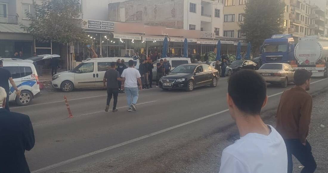 Adıyaman'ın Gölbaşı ilçesinde yaşlı bir kadın, Malatya Karayolu'nda yolun karşısına