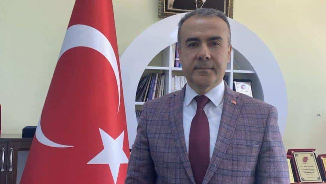 Besni İlçe Milli Eğitim Müdürü Mehmet Demirel’den Ara Tatil Mesajı Besni İlçe Milli Eğitim Müdürü Mehmet Demirel, ara tatil dolayısıyla