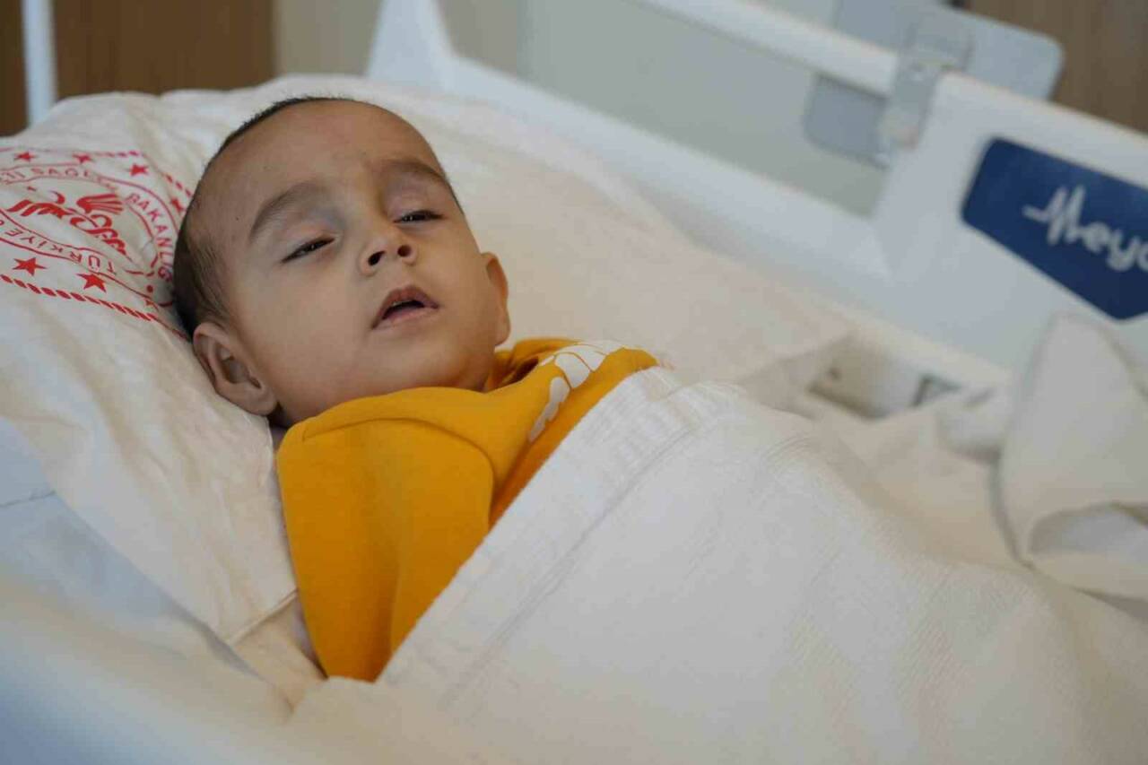 Osmaniye'de işitme engelli olarak doğan 14 aylık Hamza Tuğra, Gaziantep