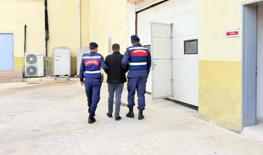 20 yıl hapis cezası ile aranan şahıs JASAT’tan kaçamadı Gaziantep'te Jandarma ekipleri tarafından 20 yıl kesinleşmiş hapis cezası olan