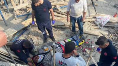 Adıyaman’da, çalıştığı inşaatta dengesini kaybederek bodruma düşen şahıs yaralandı.