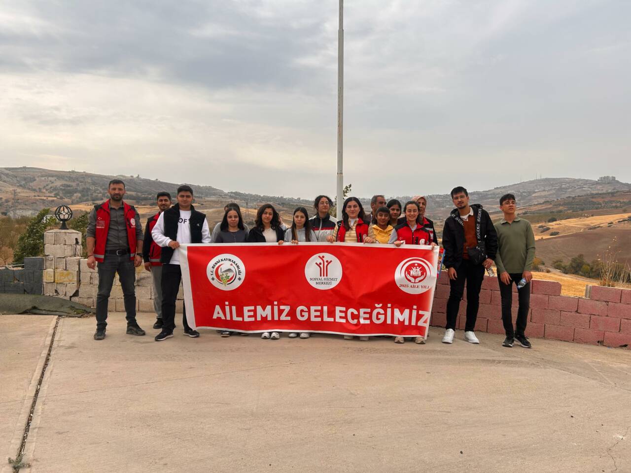 Besni Sosyal Hizmet Merkezi Müdürlüğü tarafından, Yükseköğretim Kurumları Sınavı’na (YKS)