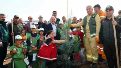 Adıyaman'da 11 Kasım Milli Ağaçlandırma Günü etkinlikleri kapsamında 10 bin