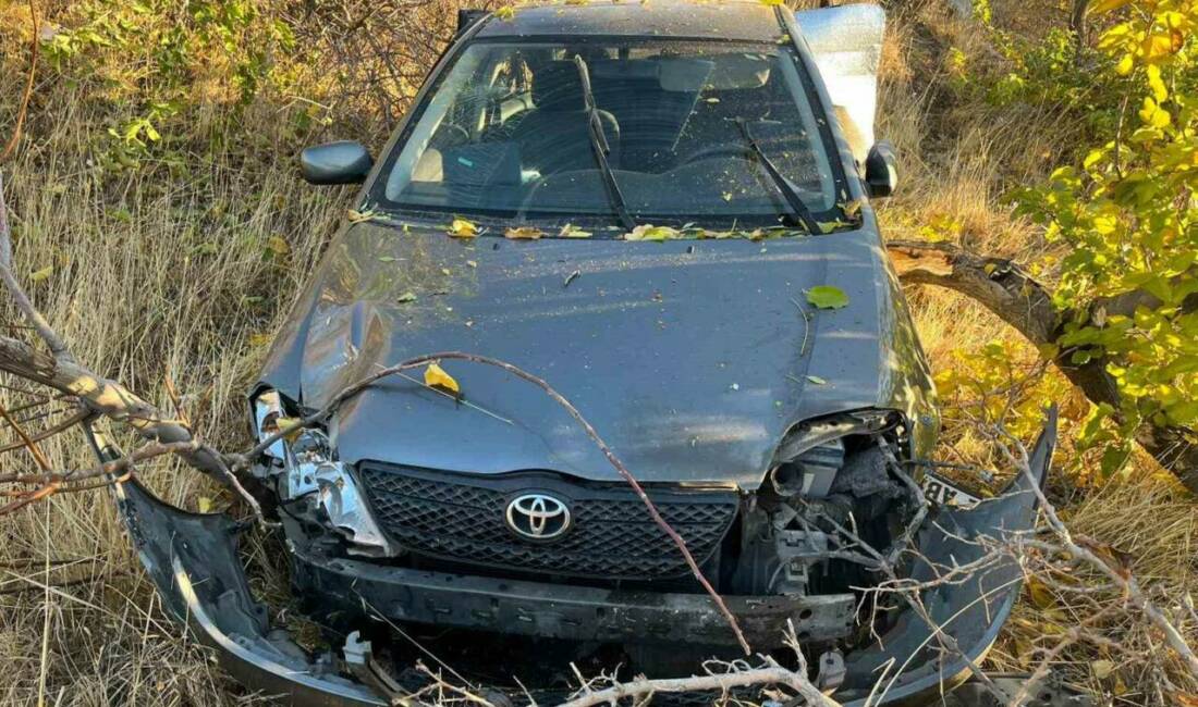 Adıyaman’da iki otomobil kafa kafaya çarpıştı: 2 yaralı Adıyaman'ın Gölbaşı ilçesinde iki otomobilin çarpışması sonucu meydana gelen trafik