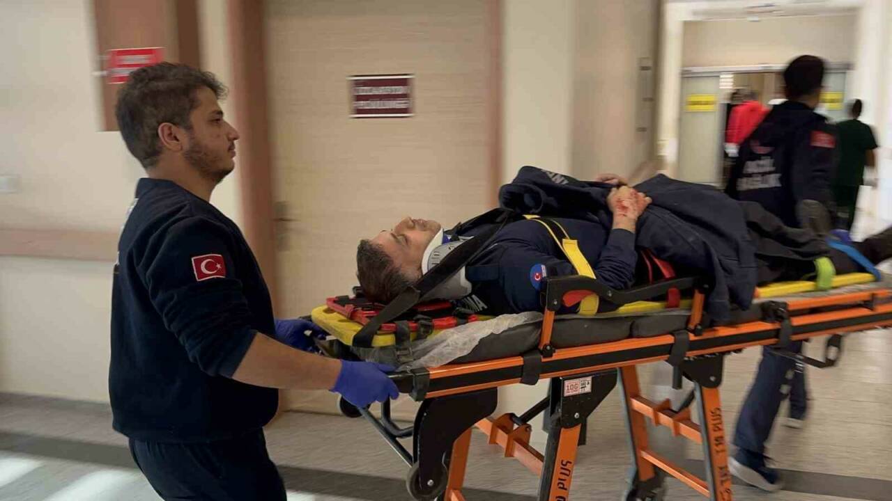 Adıyaman'da meydana gelen trafik kazasında 3 infaz koruma memuru yaralandı.