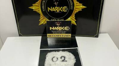 Adıyaman’ın Gölbaşı ilçesinde uyuşturucu ele geçirilen bir otomobilde bulunan 2