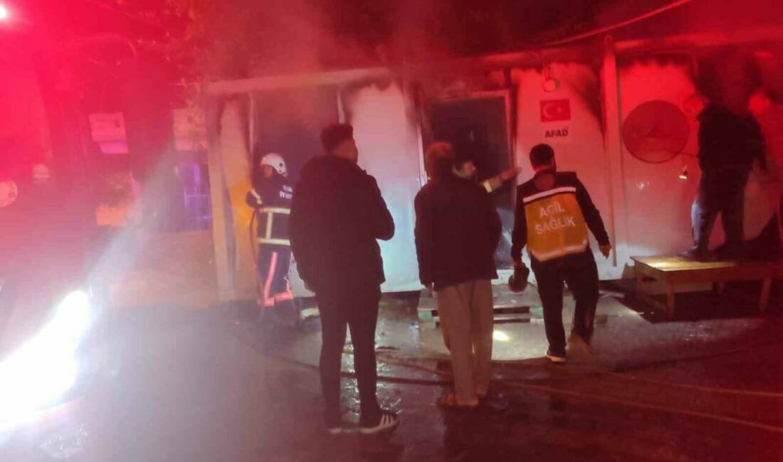 Adıyaman'ın Besni ilçesine bağlı Sarıkaya köyünde elektrikli ısıtıcıdan kaynaklanan bir