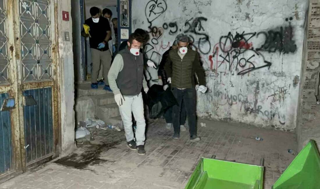 Adıyaman'da yalnız yaşayan 69 yaşındaki Osman Ekici, evinde ölü bulundu.