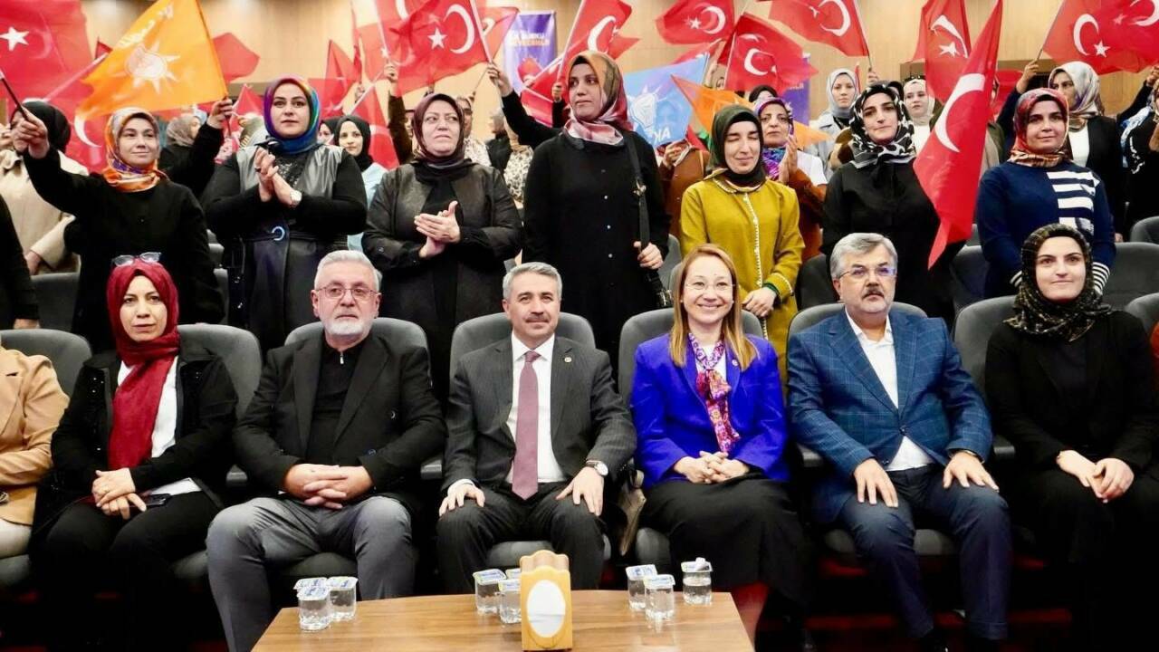 AK Parti'nin Adıyaman Milletvekili Mustafa Alkayış, Adıyaman'da düzenlenen yeni formatlı