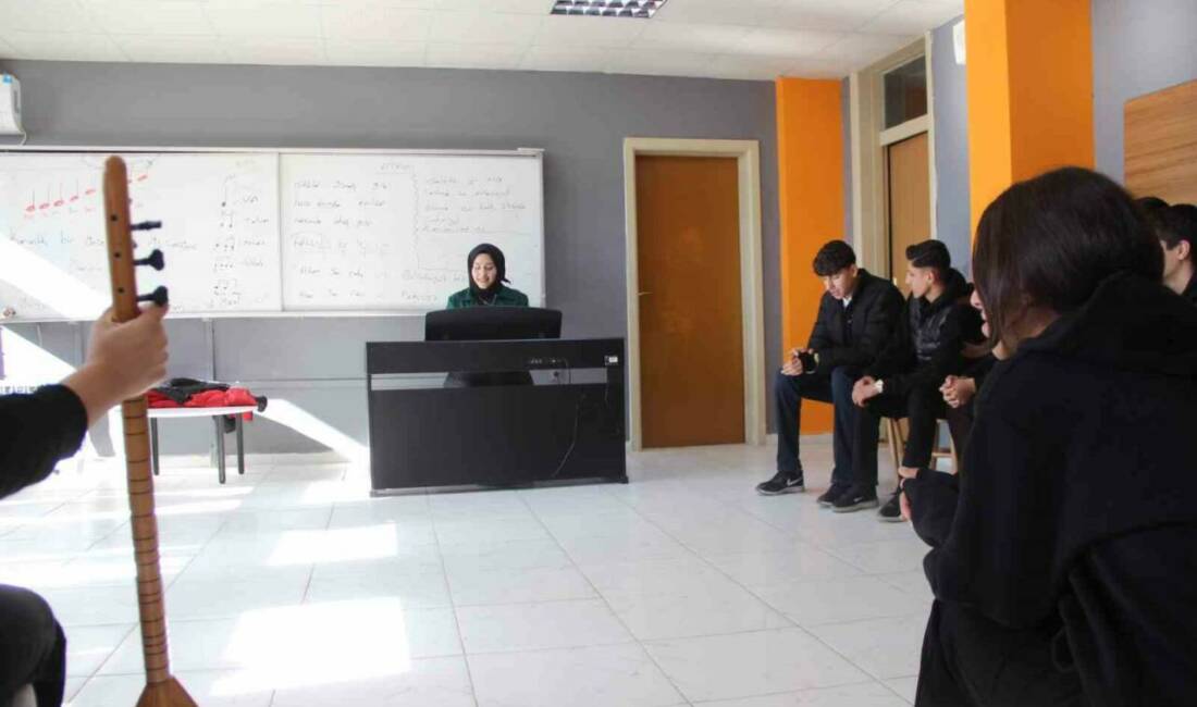 Şevval Nuri Özdek, babasının hayalinin peşinde Arapça öğretmeni olarak görev