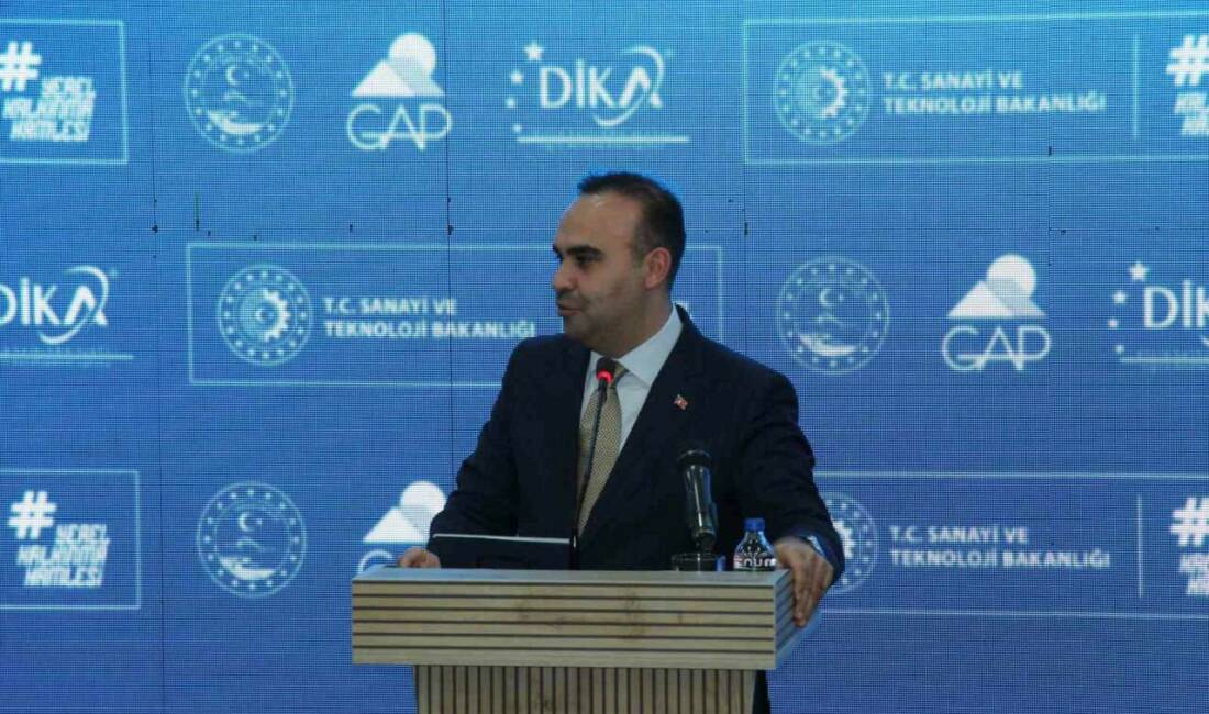 Bakan Kacır: “Şırnak’ta 341 milyon liralık 11 yeni projeyi hayata geçiriyoruz” Sanayi ve Teknoloji Bakanı Mehmet Fatih Kacır, Şırnak’ta yatırımların ve