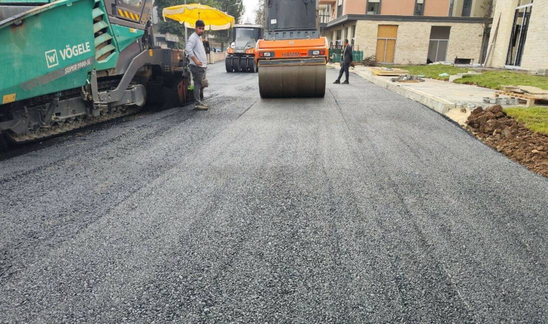 Adıyaman Belediyesi Fen İşleri Müdürlüğü ekipleri, kent merkezindeki altyapı çalışmalarının