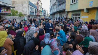 Şehitkamil Belediye Başkanı Umut Yılmaz, Göllüce Mahallesi'nde büyük bir kalabalık