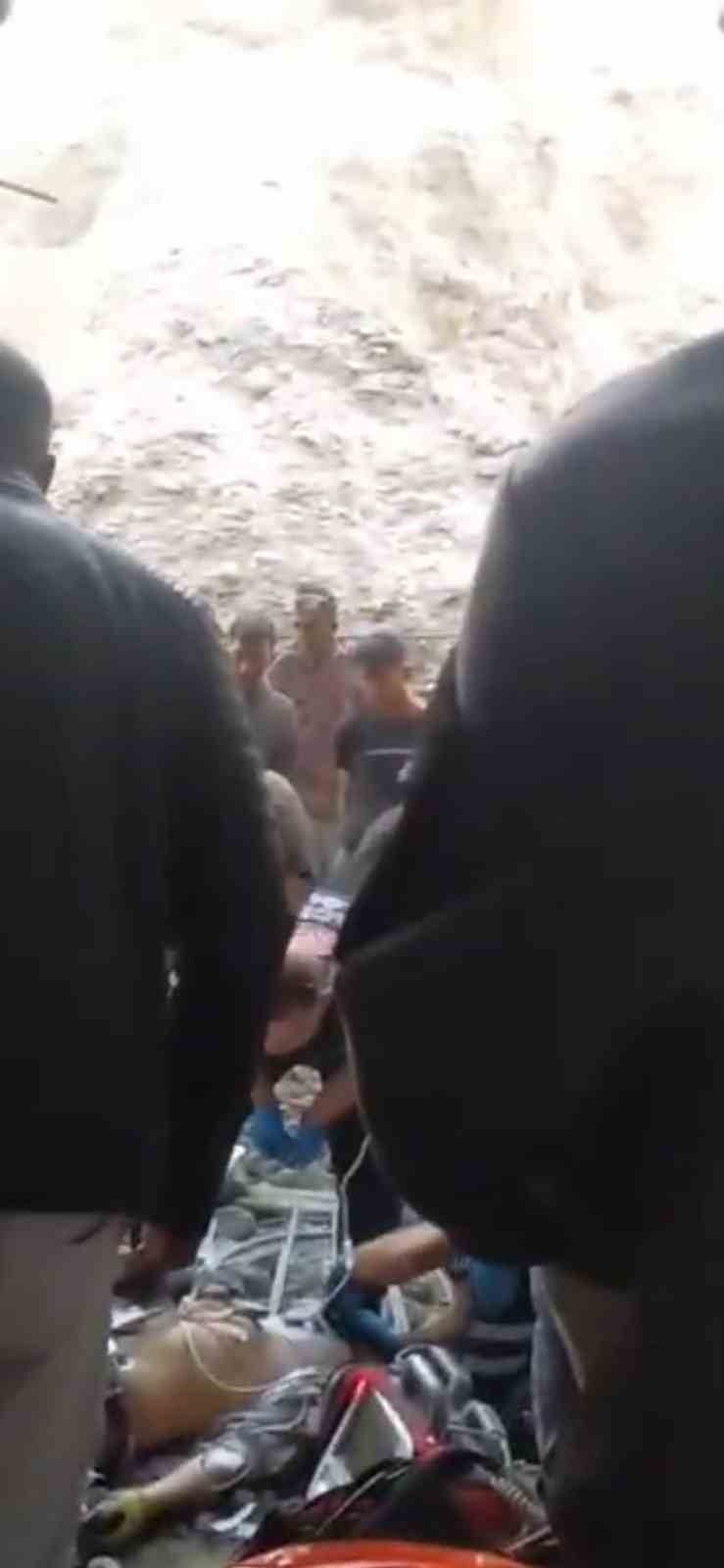 Batman'daki bir inşaat alanında beton kalıbı çöktü, 2 işçi ağır