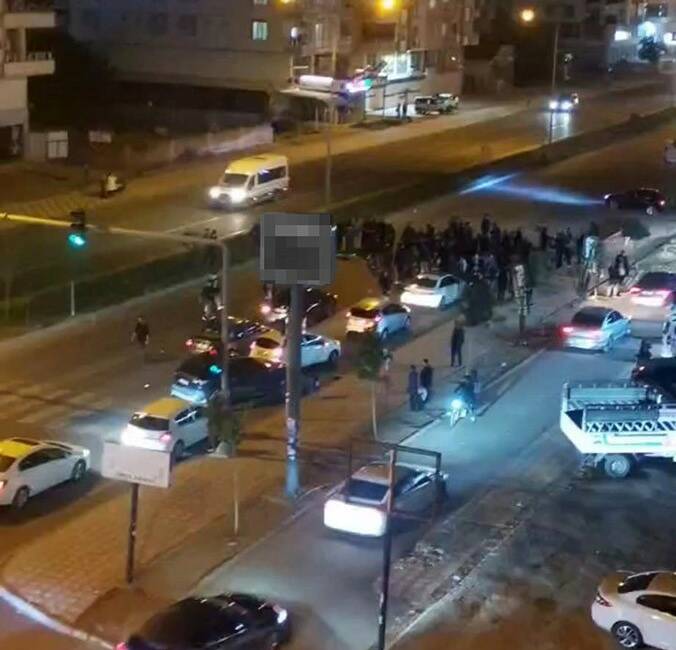 Batman’da motosiklet kazası: 25 yaşındaki genç kız hayatını kaybetti Batman'da dün akşam meydana gelen kaza sonucunda 25 yaşındaki Kader