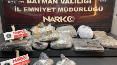 Batman'da polis ekipleri tarafından durdurulan bir araçta yapılan aramada 12