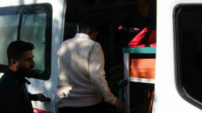 Adıyaman’da yaşanan olayda elinde bıçak bulunan bir kişi, sokakta karşılaştığı