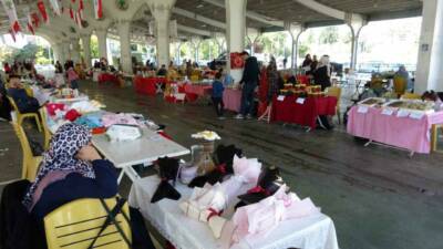 Gaziantep'te her cumartesi kurulan Üreten Kadınlar Çarşısı, kadınların el emeği