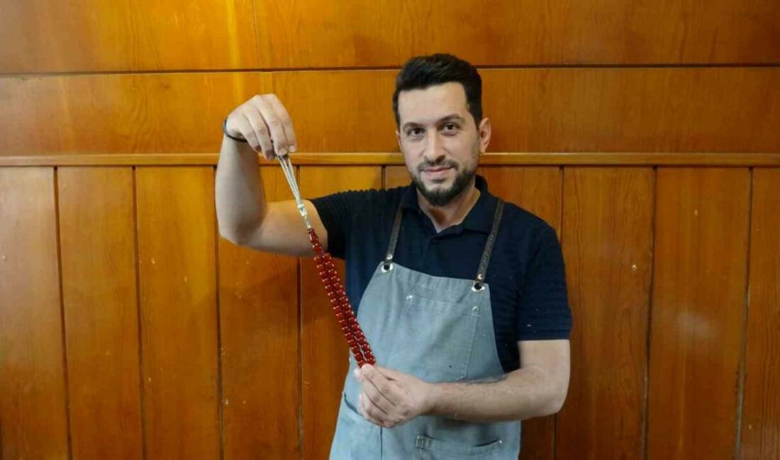 Bu tespihlerin fiyatı dudak uçuklatıyor Gaziantep'te Osmanlı döneminden kalma ve farklı değerli taşlar kullanılarak yapılan