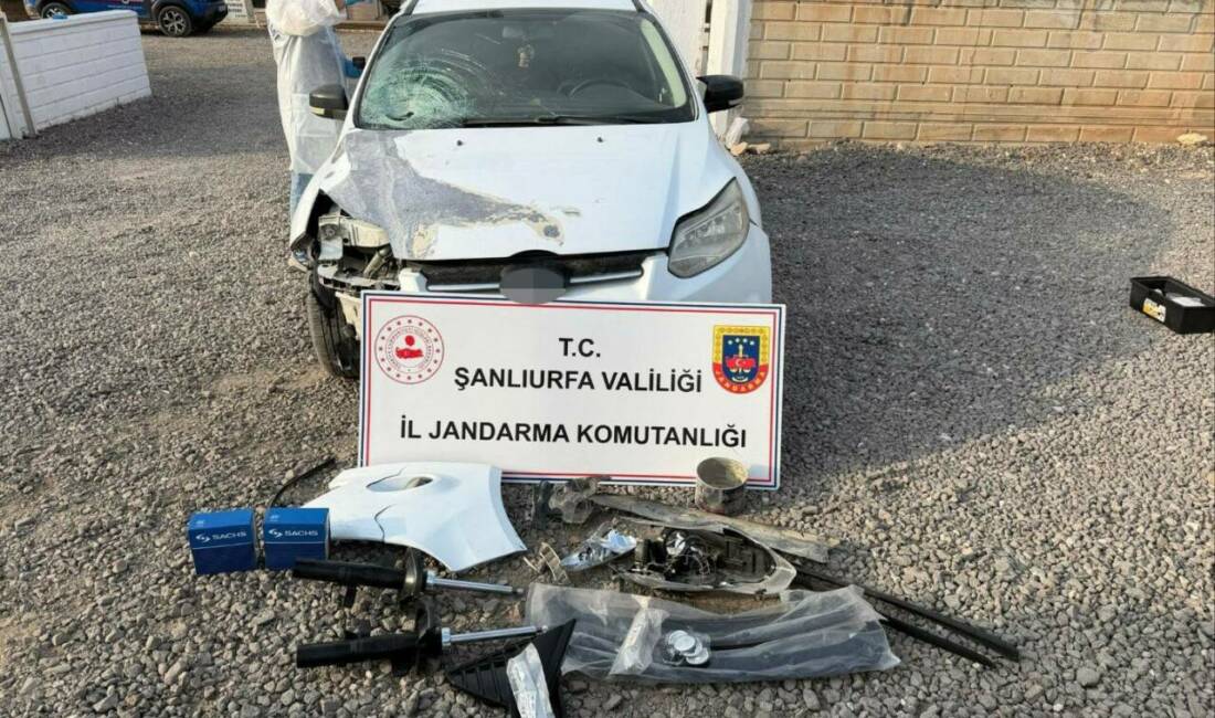 Çarptığı şahsın ölümüne neden olan sürücü yakalandı Şanlıurfa’da yol kenarında ölü bulunan şahsın bir aracın çarpması sonucu