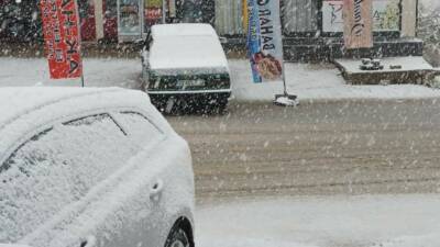 Çelikhan ilçesinde yılın ilk kar yağışı meydana geldi. Yüksek kesimlerde