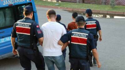 Gaziantep'te aranan 3 şahıs, jandarma ekiplerince yakalanarak tutuklandı. Şehitkâmil ve