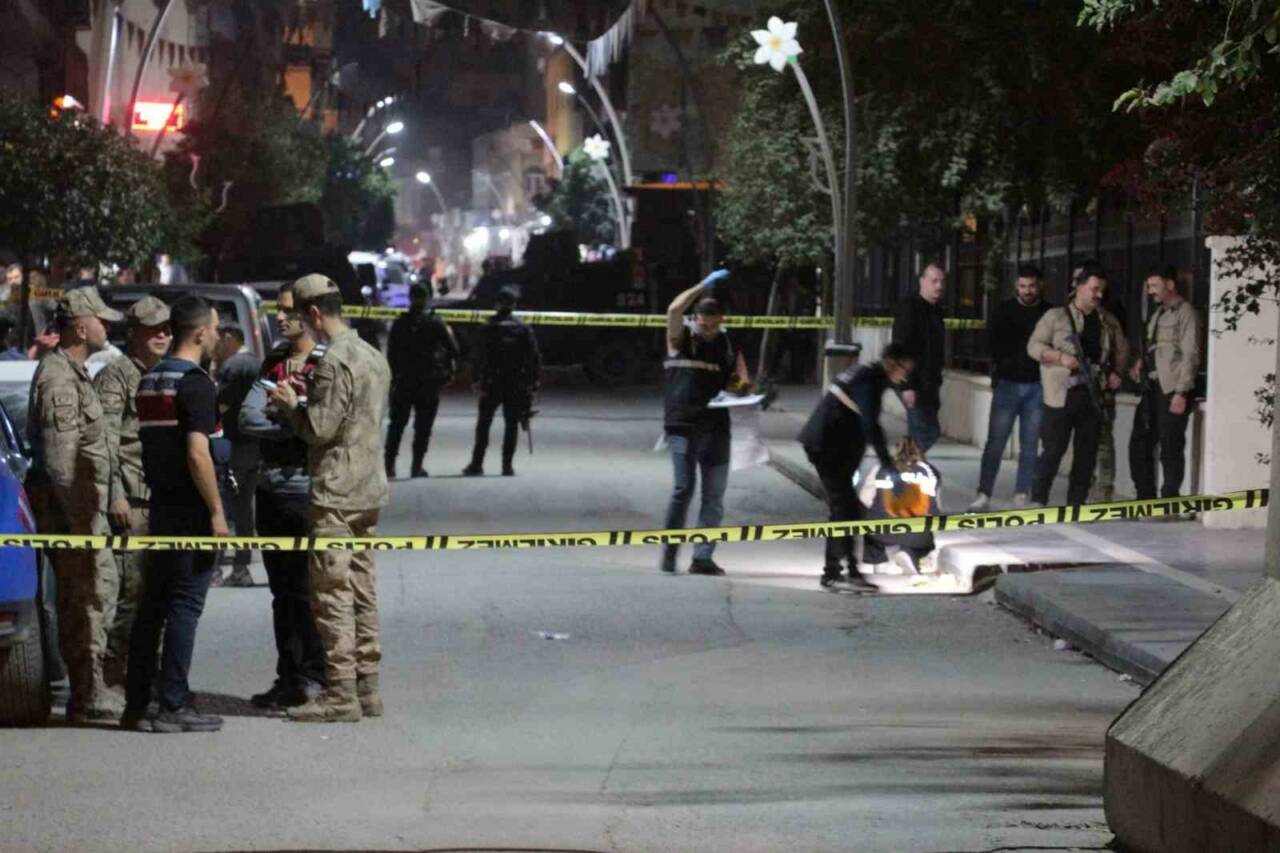 Şırnak'ın Cizre ilçesinde Adliye çıkışında meydana gelen silahlı saldırıda 2