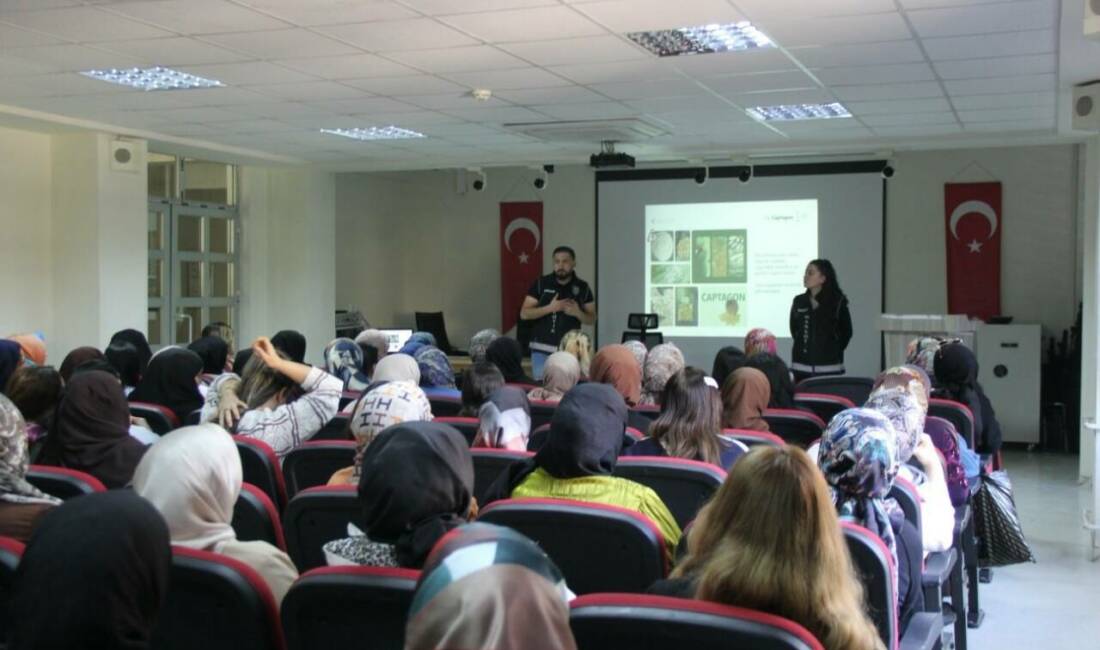 Cizre’de “En İyi Narkotik Polisi Anne” semineri Şırnak’ın Cizre İlçe Emniyet Müdürlüğü Narkotik Şube Amirliği, ailelerin madde