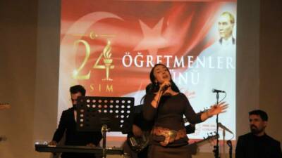 Cizre'de 24 Kasım Öğretmenler Günü coşkuyla kutlandı. Tören, hükümet konağı