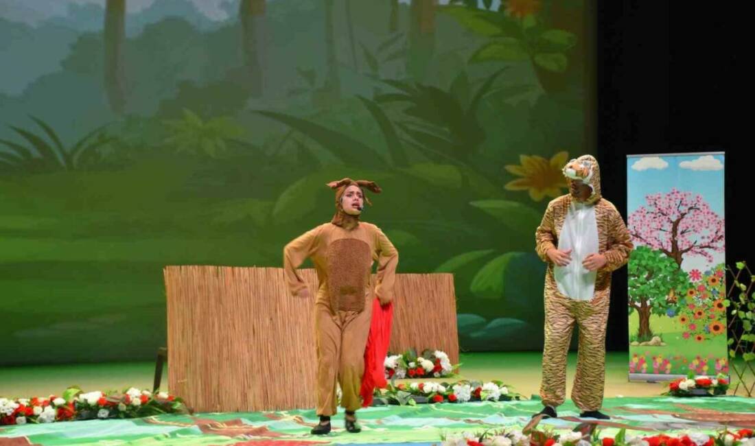 Çocuklar, Şahinbey’in Çocuk Şenliği’nde eğlendi Şahinbey Belediyesi, 11-14 Kasım tarihleri arasında Çocuk Şenliği düzenleyerek öğrencilere