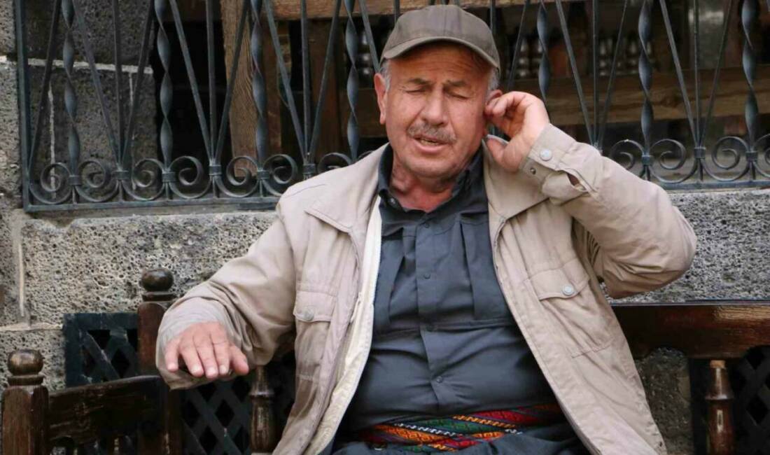 Dengbejlik kültürü genç neslin ilgisini kaybediyor Diyarbakır'da köklü bir kültür olan dengbejlik, gençler arasında ilgi görmemekte