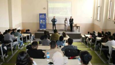 Dicle Elektrik, üniversite öğrencilerine yönelik kariyer buluşmaları düzenleyerek enerji sektöründeki