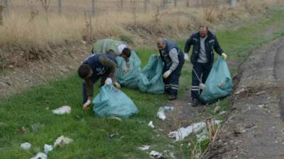 Diyarbakır Büyükşehir Belediyesi, "Amed’i Seviyorum, Kirletmiyorum" kampanyası kapsamında kentin dört
