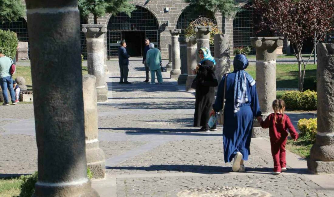Diyarbakır İçkale Müzesi'nde "Medeniyetler Yolu" adı verilen proje kapsamında 22