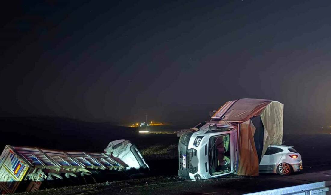 Diyarbakır’da 5 araçlı zincirleme kaza: 3 ölü, 14 yaralı Diyarbakır-Batman karayolunda meydana gelen zincirleme trafik kazasında 3 kişi hayatını