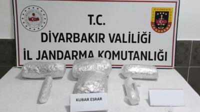 Diyarbakır'da jandarma ekiplerinin gerçekleştirdiği operasyonlarda uyuşturucu ticareti yapan, taşıyan ve