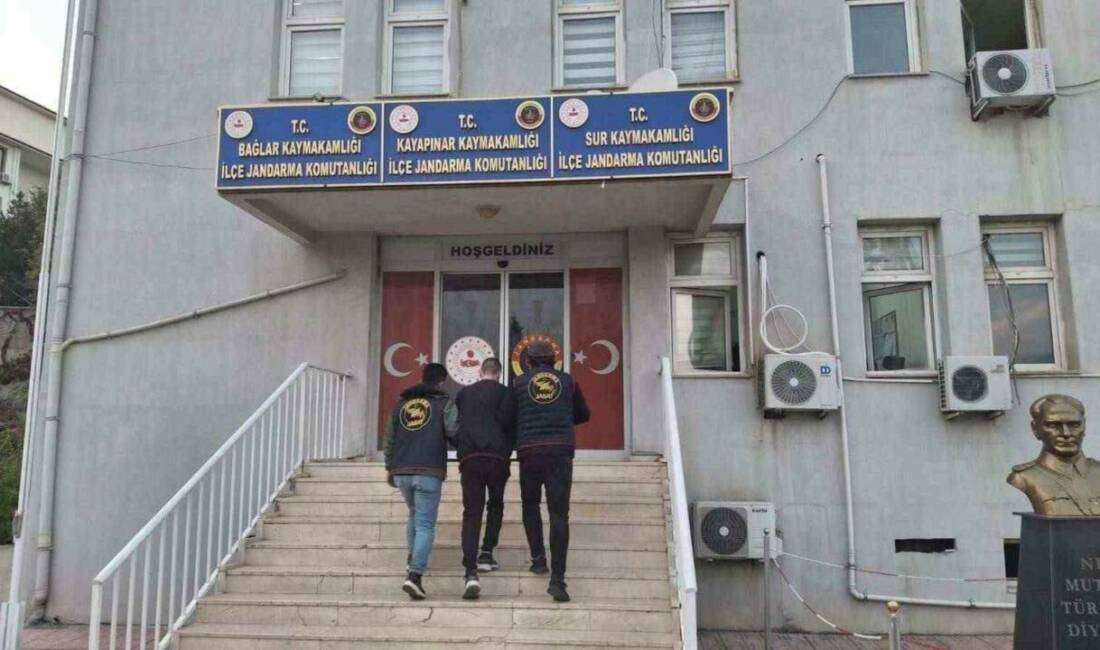 Diyarbakır’da haklarında kesinleşmiş hapis cezası bulunan 94 kişi yakalandı Diyarbakır'da, jandarma ekipleri tarafından haklarında kesinleşmiş hapis cezası bulunan 94