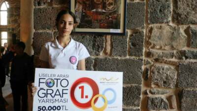 Diyarbakır'da düzenlenen resim ve fotoğraf yarışmalarında öğrencilerin aile ve Diyarbakır