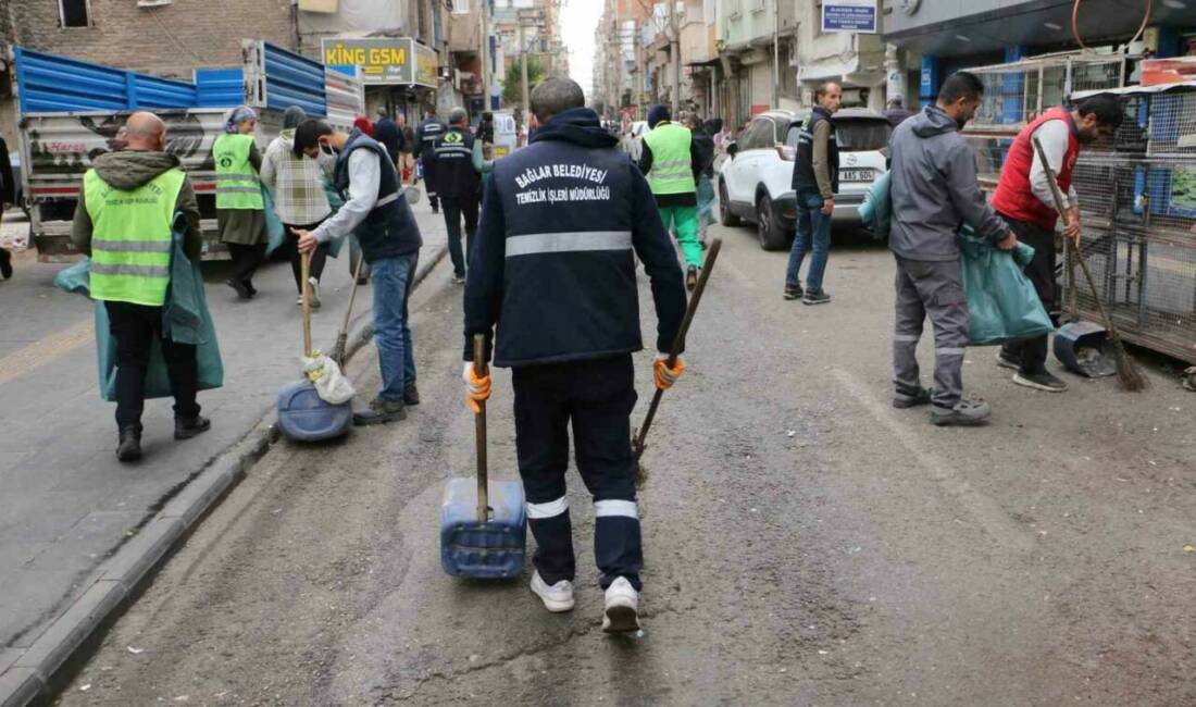 Diyarbakır’da temizlik seferberliği Diyarbakır'ın Bağlar ilçesinde Muradiye Mahallesi Muhtarlığı tarafından başlatılan temizlik kampanyasında