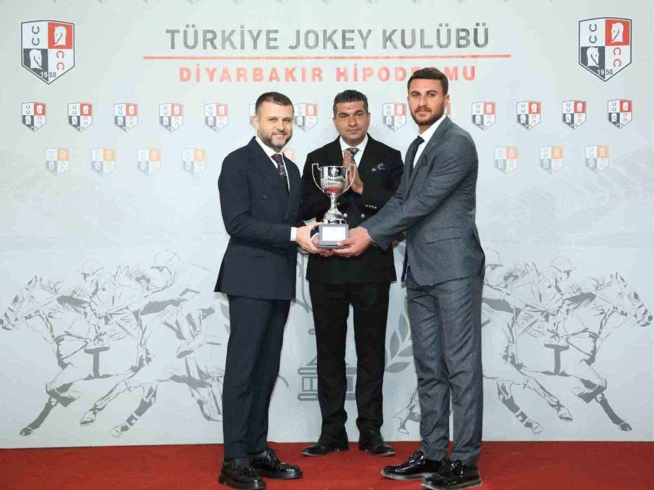 Türkiye Jokey Kulübü tarafından düzenlenen ilk Eğil Belediye Başkanlığı koşusu,