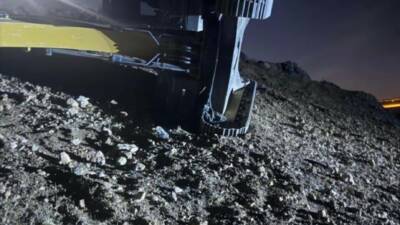 Siirt’in Kurtalan ilçesinde ekskavatörün devrilmesi sonucu sürücü ağır yaralandı.