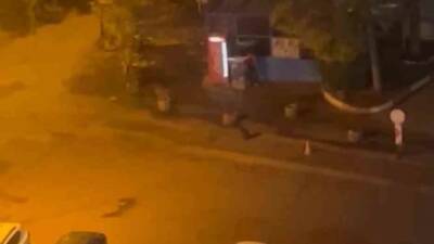 Diyarbakır'da Selahattin Eyyubi Devlet Hastanesi içerisinde bulunan bir büfenin camlarını