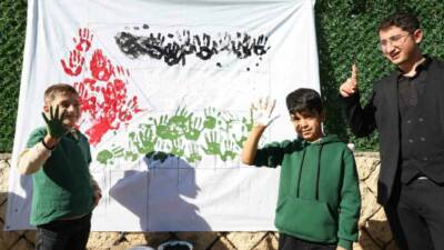 Eğil ilçesinde öğrenciler, "Filistin için sen de iz bırak" etkinliğine