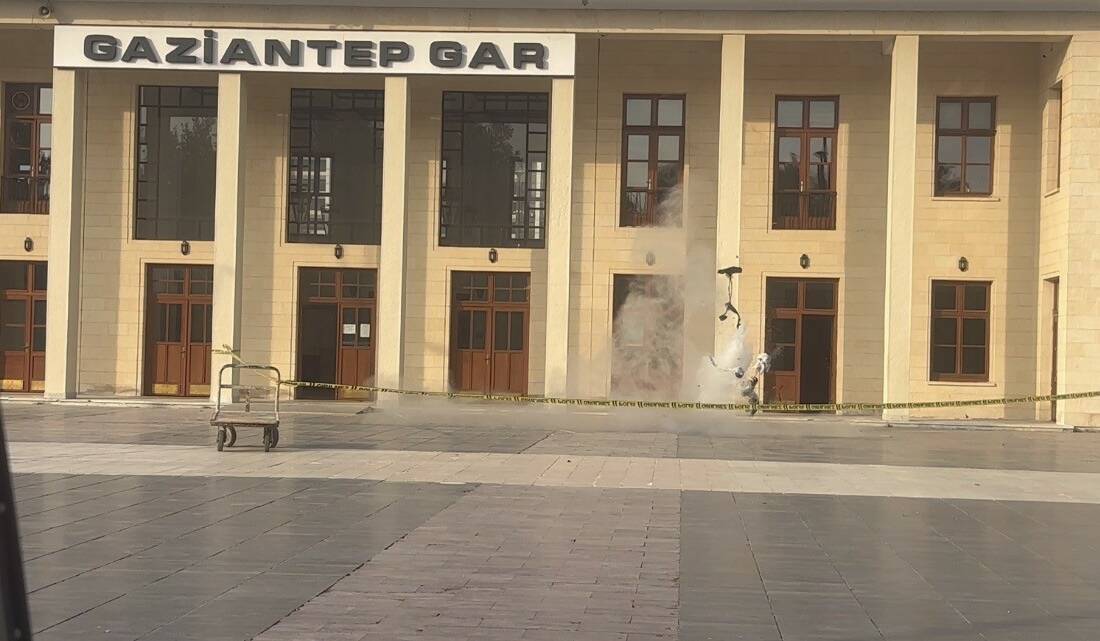 Gar istasyonunda şüpheli çanta paniği Gaziantep Gar İstasyon Meydanı'na şüpheli bir şahıs tarafından bırakılan çanta,